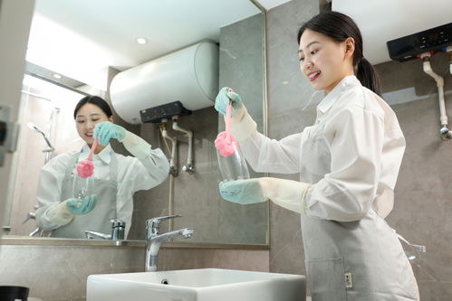 從細節(jié)到藝術 衛(wèi)生間清潔整理與女性人物攝影的跨界融合